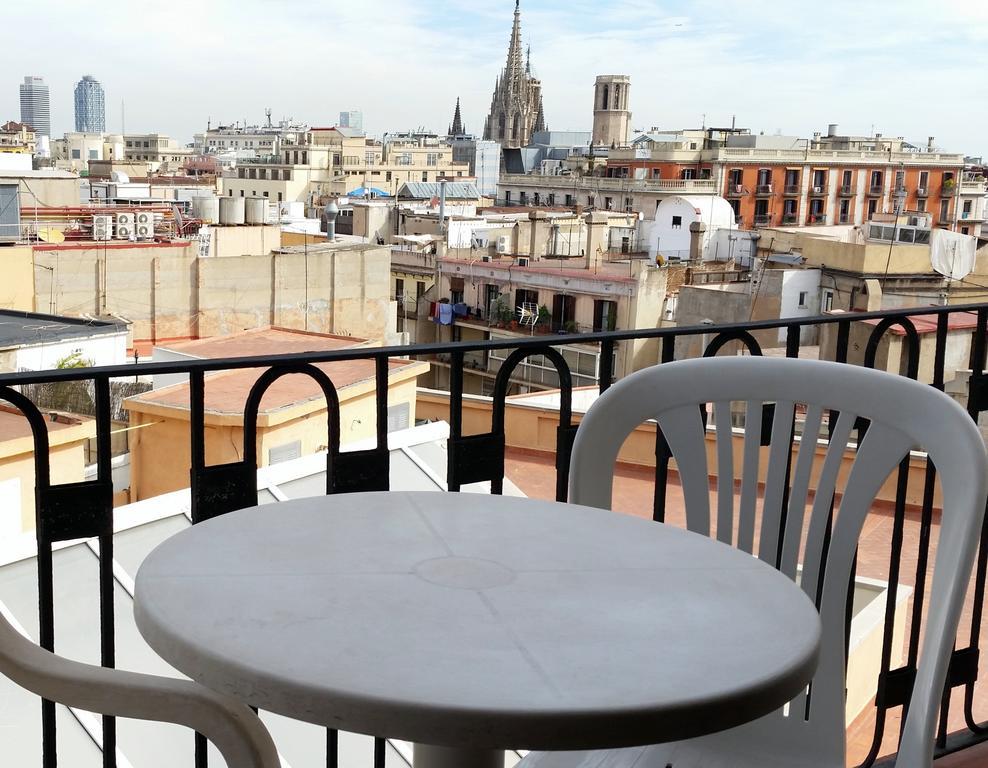 Hostal Capitol Ramblas — Photos 1