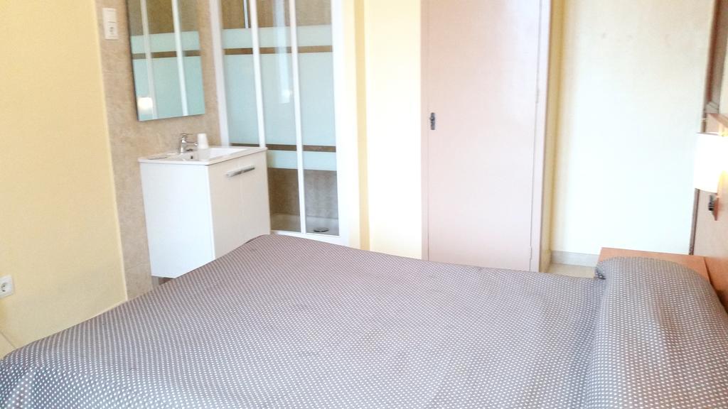 Hostal Capitol Ramblas — Photos 3
